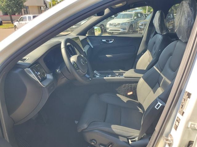 2026 Volvo XC60 B5 Ultra Black Edition