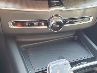 2026 Volvo XC60 B5 Ultra Black Edition