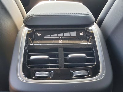 2026 Volvo XC60 B5 Ultra Black Edition