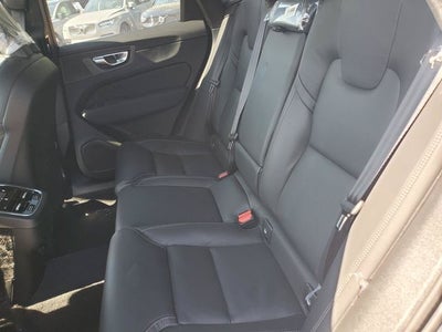 2026 Volvo XC60 B5 Ultra Black Edition