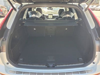 2026 Volvo XC60 B5 Ultra Black Edition