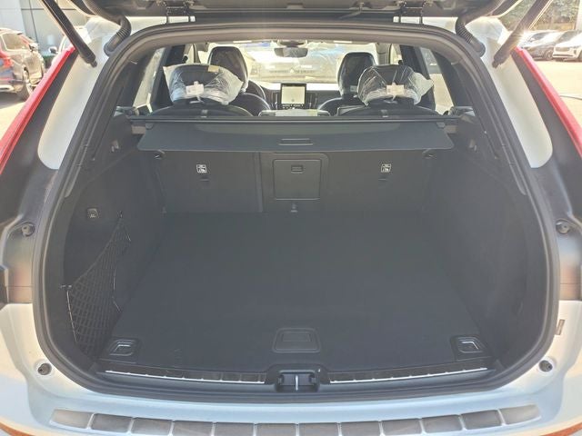 2026 Volvo XC60 B5 Ultra Black Edition