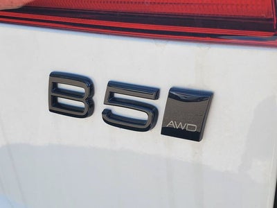 2026 Volvo XC60 B5 Ultra Black Edition