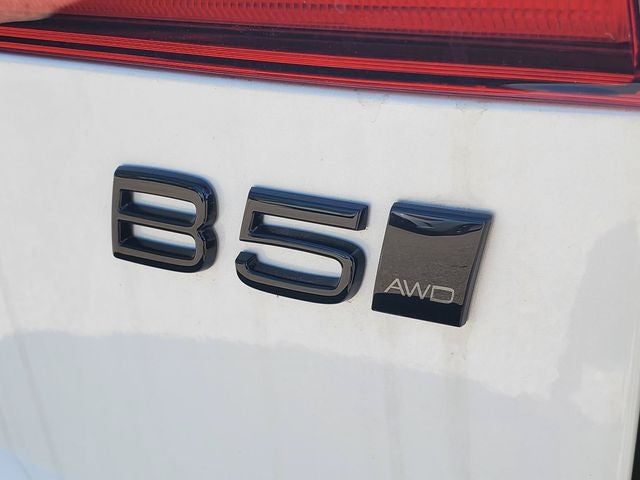 2026 Volvo XC60 B5 Ultra Black Edition
