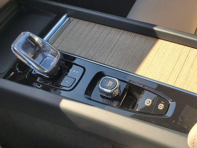 2026 Volvo XC60 B5 Core