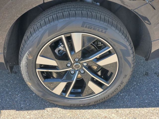 2026 Volvo XC60 B5 Core