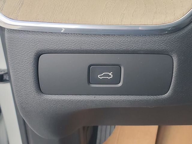 2026 Volvo XC60 B5 Core