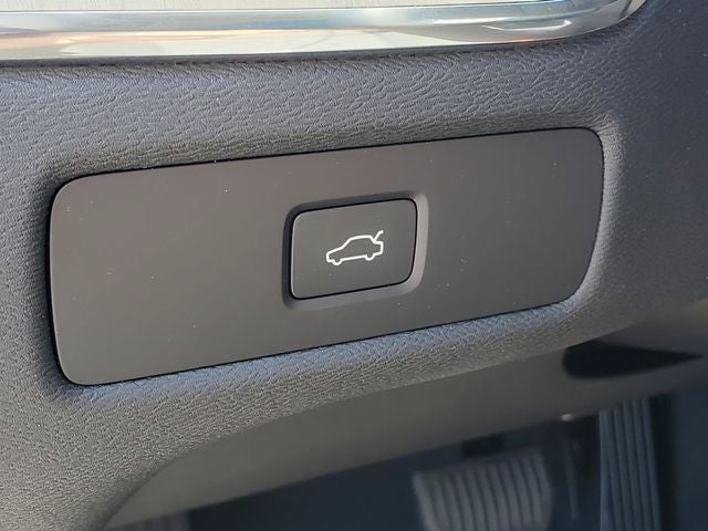 2026 Volvo XC60 B5 Core