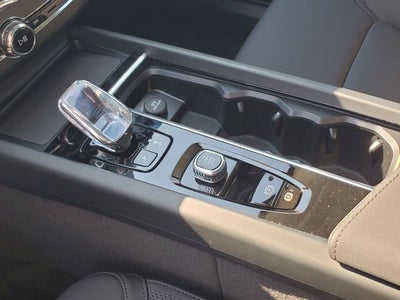 2026 Volvo XC60 B5 Core