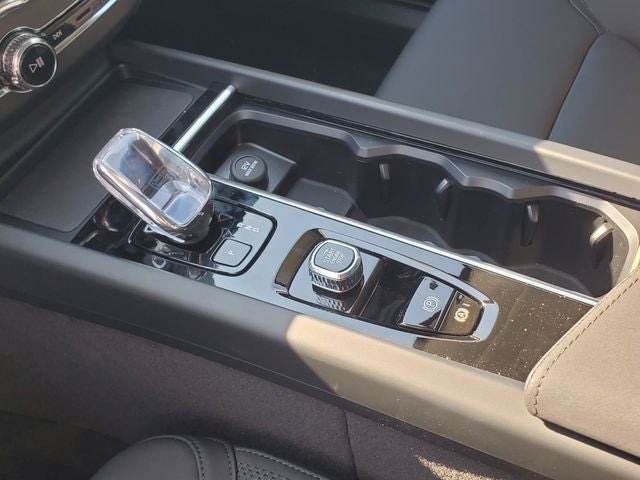 2026 Volvo XC60 B5 Core