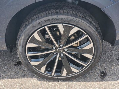 2026 Volvo XC60 B5 Ultra