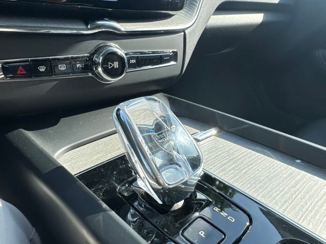 2025 Volvo XC60 B5 Ultra