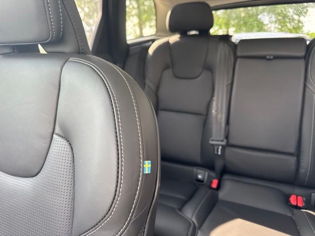 2025 Volvo XC60 B5 Ultra