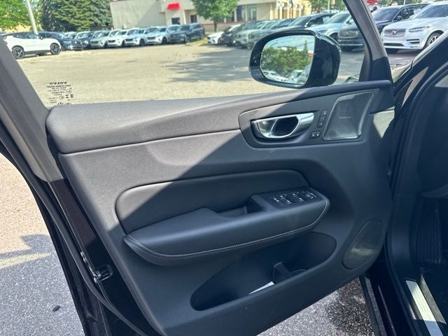 2025 Volvo XC60 B5 Ultra