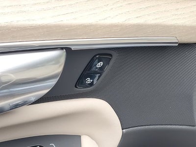 2027 Volvo XC90 B5 Plus