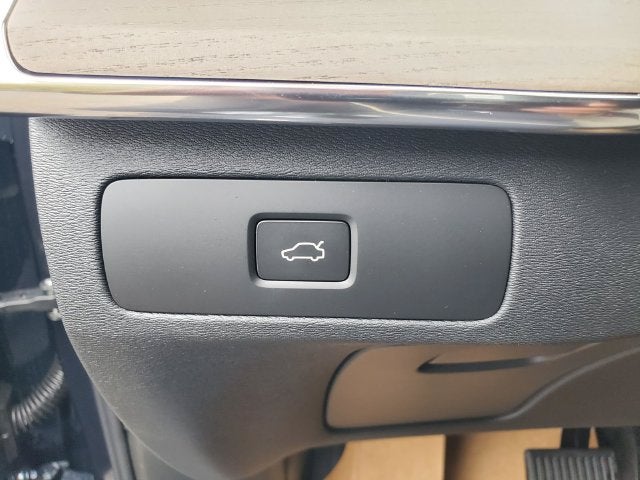 2027 Volvo XC90 B5 Plus