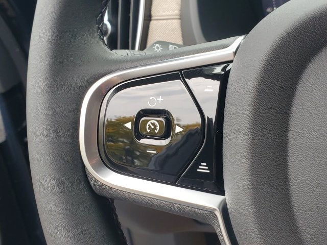 2027 Volvo XC90 B5 Plus