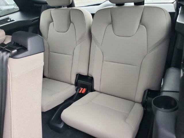 2027 Volvo XC90 B5 Plus