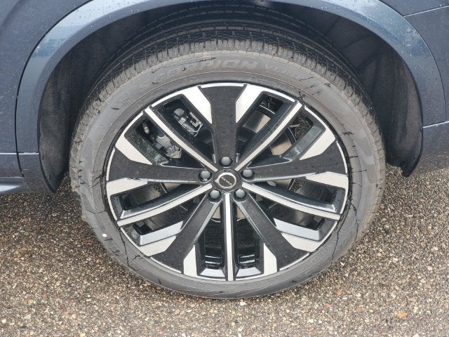2027 Volvo XC90 B5 Plus