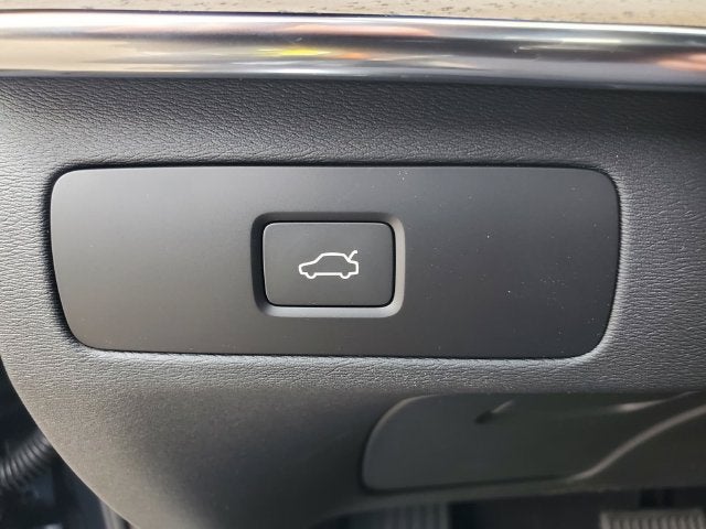 2027 Volvo XC90 B5 Core