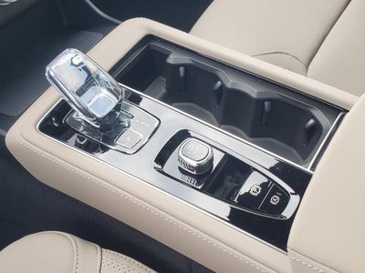 2027 Volvo XC90 B5 Core