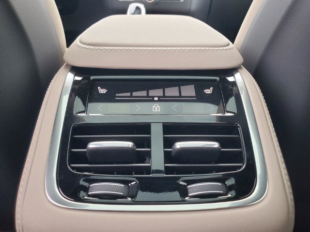 2027 Volvo XC90 B5 Core