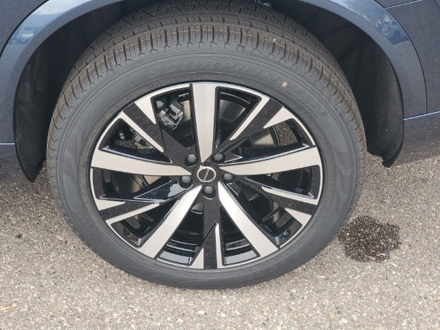 2027 Volvo XC90 B5 Core
