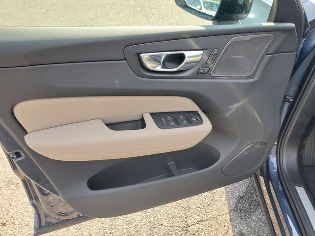 2027 Volvo XC60 B5 Plus