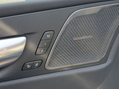 2027 Volvo XC60 B5 Plus