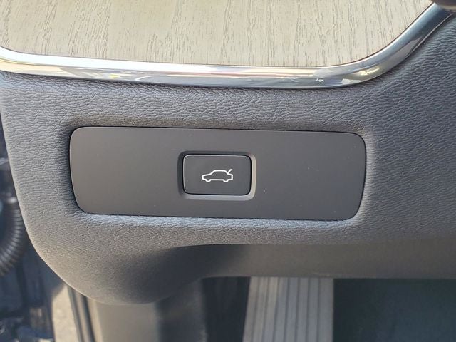 2027 Volvo XC60 B5 Plus