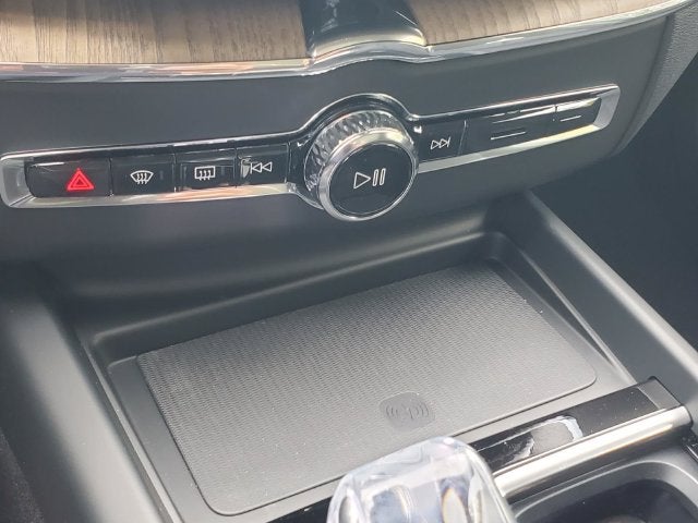 2027 Volvo XC60 B5 Plus