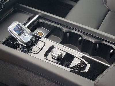 2027 Volvo XC60 B5 Plus