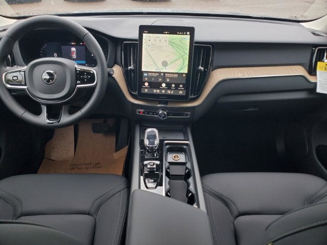 2027 Volvo XC60 B5 Plus
