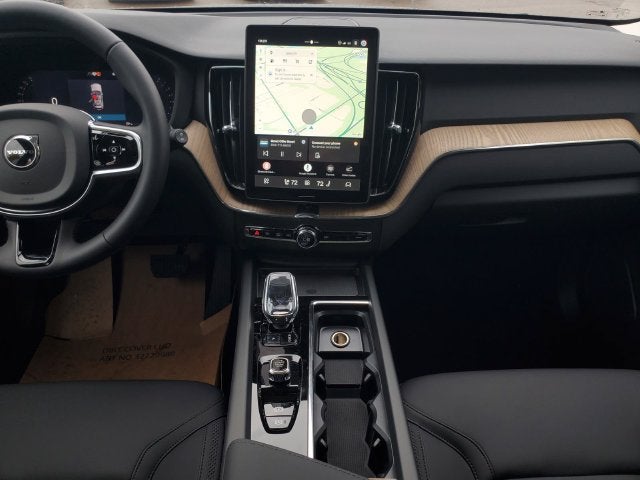 2027 Volvo XC60 B5 Plus