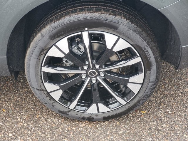 2027 Volvo XC60 B5 Plus