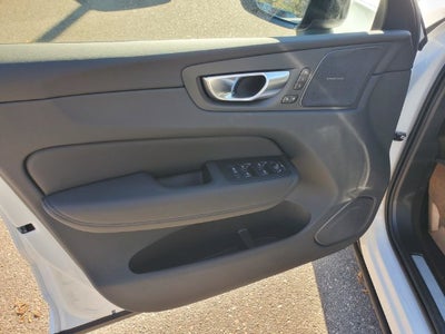 2027 Volvo XC60 B5 Plus
