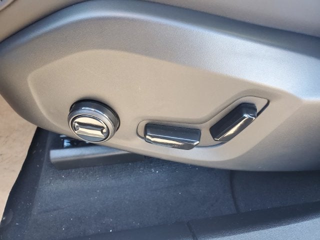 2027 Volvo XC60 B5 Plus