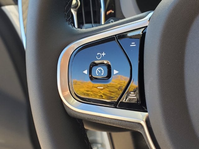 2027 Volvo XC60 B5 Plus