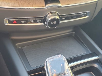 2027 Volvo XC60 B5 Plus