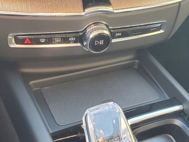 2027 Volvo XC60 B5 Plus