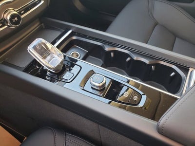 2027 Volvo XC60 B5 Plus