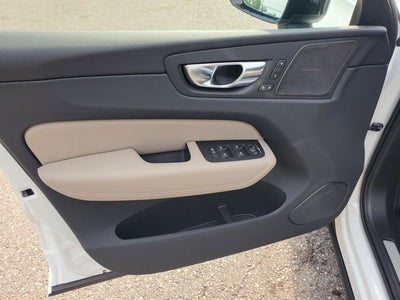 2027 Volvo XC60 B5 Plus
