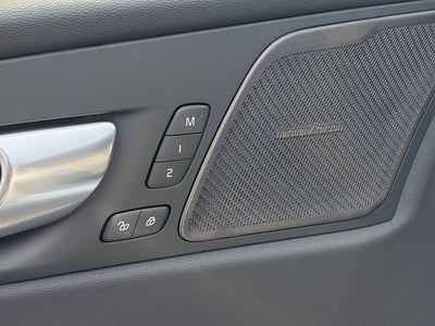 2027 Volvo XC60 B5 Plus