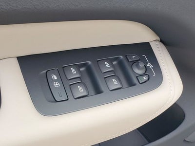 2027 Volvo XC60 B5 Plus