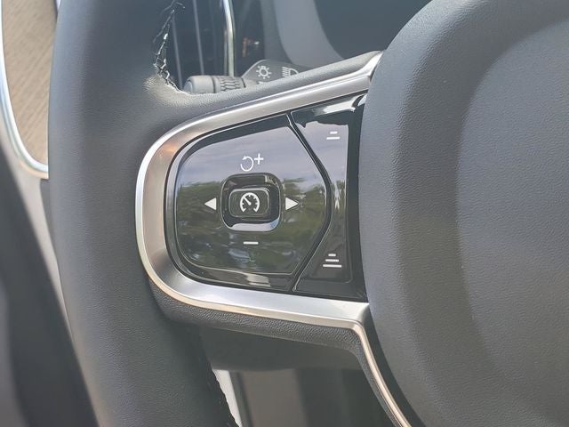 2027 Volvo XC60 B5 Plus