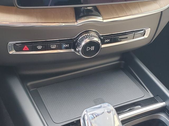 2027 Volvo XC60 B5 Plus