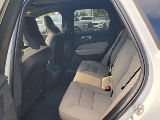2027 Volvo XC60 B5 Plus