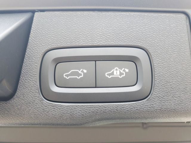 2027 Volvo XC60 B5 Plus