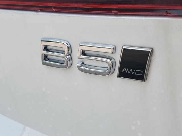 2027 Volvo XC60 B5 Plus