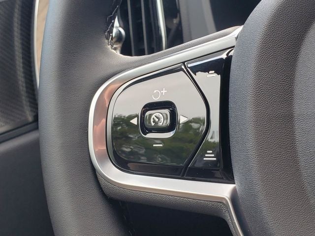 2027 Volvo XC60 B5 Plus